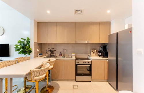 Al Khan Apartment | Stunning 2 Bed in Cyan Beach Residence