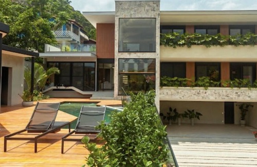 Itacoatiara House | Stunning 2022 contemporary Masterpiece located a few minute of Itacoatiara beach