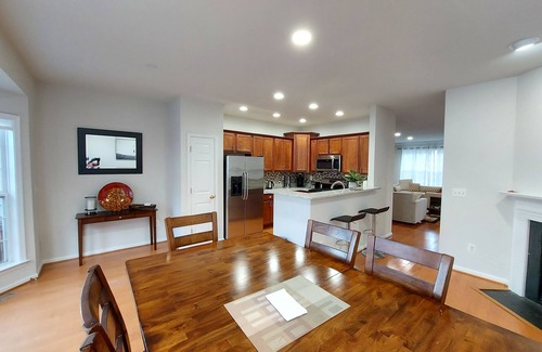 Stafford House | Stunning 2400 Sqft. 4 BR, 3.5 BT in the most convenient location to Quantico