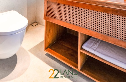 Dich Vong Apartment | Stunning 2B with Balcony in 22Land Residence