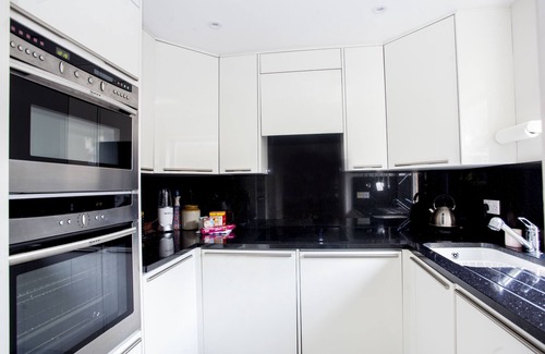 Brompton & Hans Town House | Stunning 2bed/2.5bath mews house in Chelsea SW1