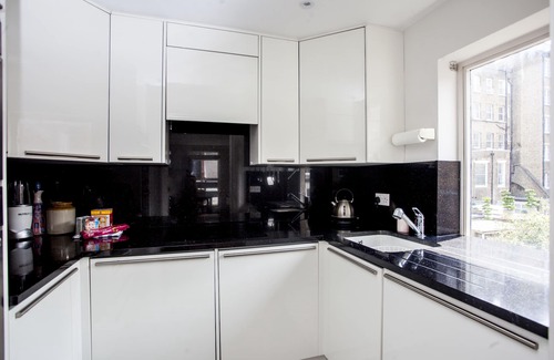 Brompton & Hans Town House | Stunning 2bed/2.5bath mews house in Chelsea SW1