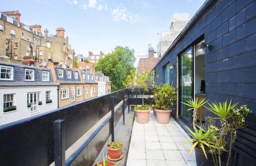 Brompton & Hans Town House | Stunning 2bed/2.5bath mews house in Chelsea SW1