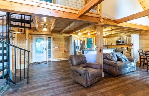 Waynesville Cabin | Stunning 2BR Cabin with Mountain Views