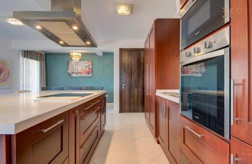 Ta' Xbiex Apartment | Stunning 2BR home with spacious living in Ta'Xbiex by 360 Estates