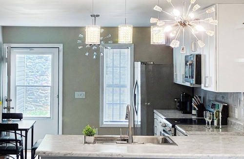 Winston - Salem House | Stunning 3-bedroom house near The Coliseum & Downtown
