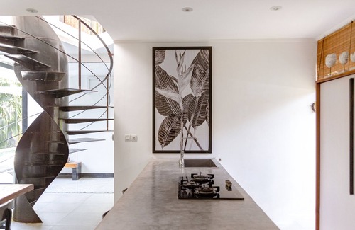 Pecatu Villa | Stunning 3 Bedroom Villa in The Heart of Bingin, Walk to the Beach!