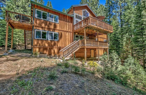 Country Club Estates House | Stunning 3300 sq ft home with game room, pool table, hot tub and more