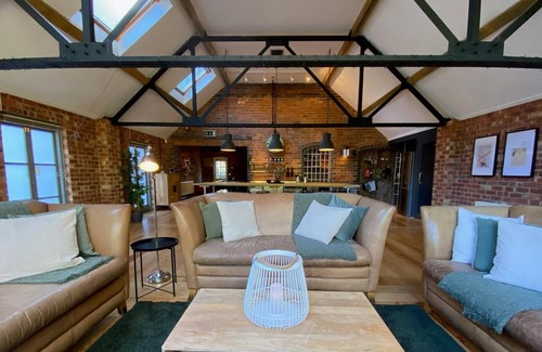 Coleshill House | Stunning 3BD Character House near Coleshill