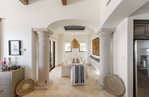 Buzzards Condo | Stunning 3BD Oceanview condo with access to infinity pool and jacuzzi
