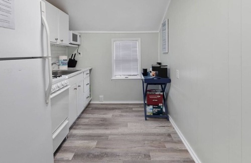 Wildwood Apartment | Stunning 4 BDRM Pets OK, walk 2 beach, cafe, rest