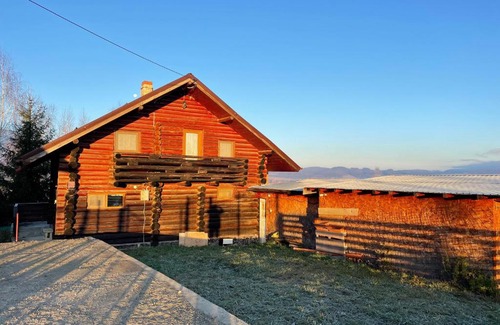 Moieciu Ski Chalet | Stunning 4-Bed Chalet in Bran with Superb Panorama