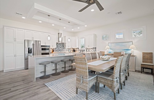Fort Myers Beach House | Stunning 4-bedroom house in delightful Fort Myers Beach with luxurious pool.