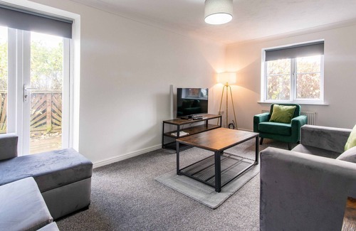 Peterlee House | Stunning 4-Bedroom Detached House with Ample Driveway for 1-2 Cars
