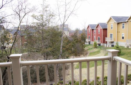 Bloomington House | Stunning 4-BR Houses with On-Site Pool