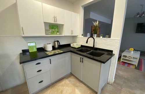 Cote-Saint-Paul House | Stunning 5-Bdrm Home, Gorgeous & Renovated, near Canal Lachine, family size