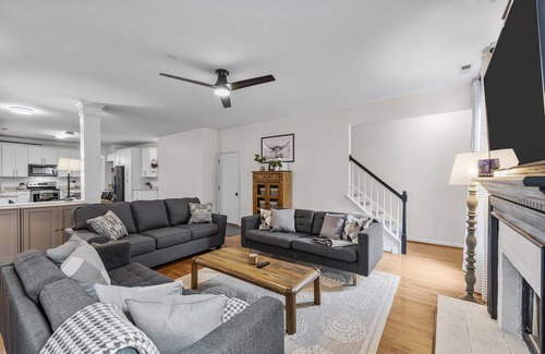 Durham House | Stunning 5 bedroom/3 bath home in Hope Valley Farm