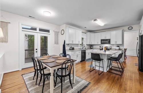 Durham House | Stunning 5 bedroom/3 bath home in Hope Valley Farm