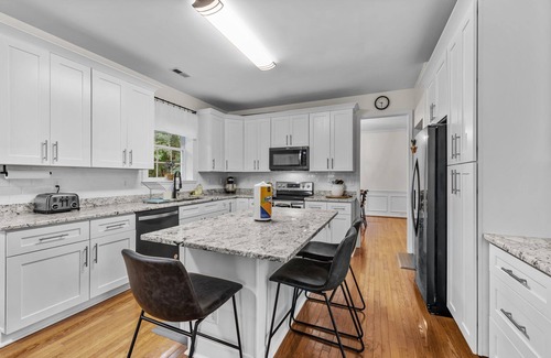 Durham House | Stunning 5 bedroom/3 bath home in Hope Valley Farm