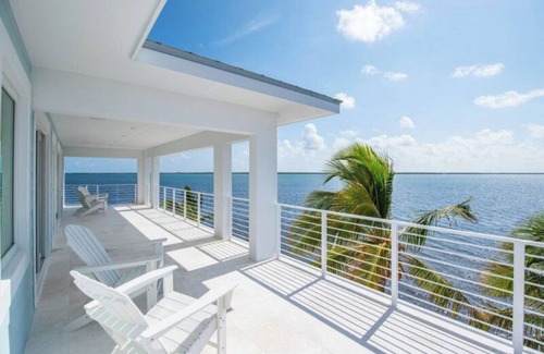 Big Pine Key House | Stunning 5 Bedroom Open Water Pool Home With Great Boating