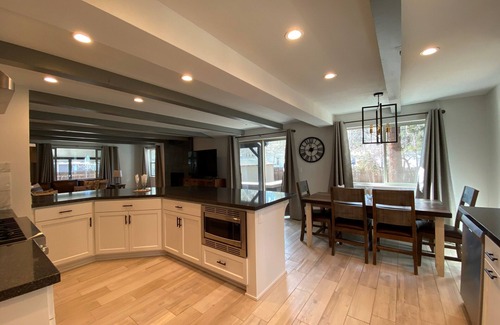 Lower Kingsbury House | Stunning 6-bedroom home, just minutes Heavenly, Lake Tahoe beaches (SL196)