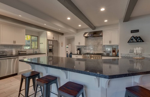 Lower Kingsbury House | Stunning 6-bedroom home, just minutes Heavenly, Lake Tahoe beaches (SL196)