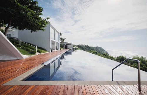 Kutuh Villa | Stunning 6-bedroom Seaview Villa Lorea