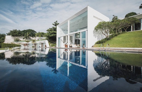 Kutuh Villa | Stunning 6-bedroom Seaview Villa Lorea