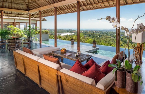 Bukit Villa | Stunning 6BR Villa Ocean View - 24Hours Security! W/Pool!