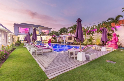 Sunset Road Villa | STUNNING 8 BEDROOM FULL STAFFED MODERN PROPERTY, 2 HUGE PRIVATE POOLS, CATERING