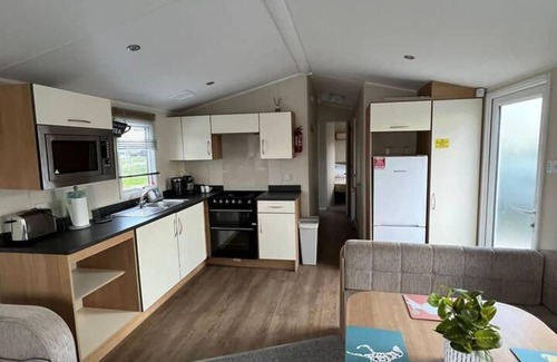 Hamworthy Cabin | Stunning 8 Berth Caravan in Poole