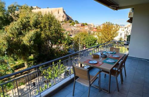 Makrigianni Apartment | Stunning Acropolis 2 bedroom Opulence