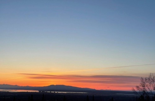 Basher House | Stunning Alaskan home in Anchorage on edge of wilderness. Dog friendly.