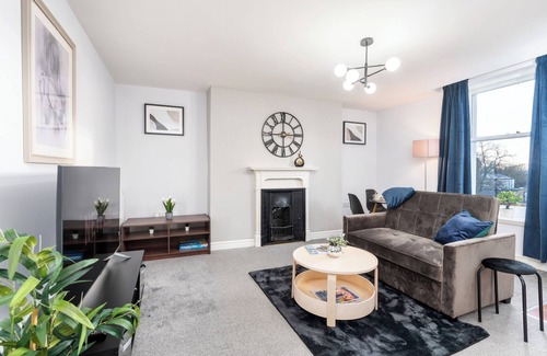 Doncaster Apartment | Stunning Albion Place/City Center Apt/Free Parking
