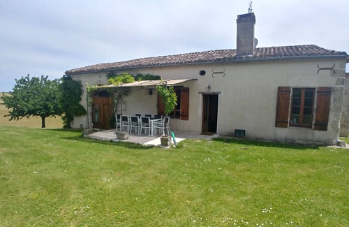 Saint-Avit Cottage | Stunning ancient stone cottage with private pool, set in panoramic lake location