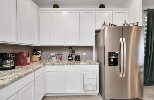 Clodine House | Stunning and inviting experience luxury living in this exquisite 4BR house.