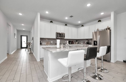 Clodine House | Stunning and inviting experience luxury living in this exquisite 4BR house.