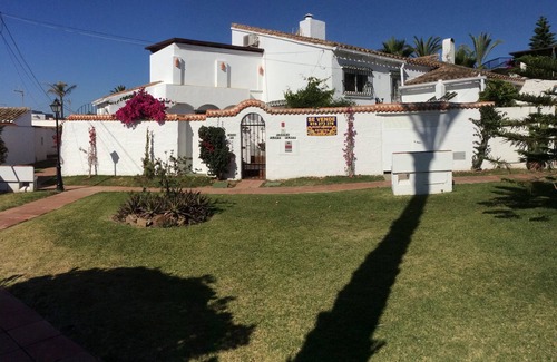 Bahia Dorada Villa | Stunning Andalusian beachside location with private pool and garden