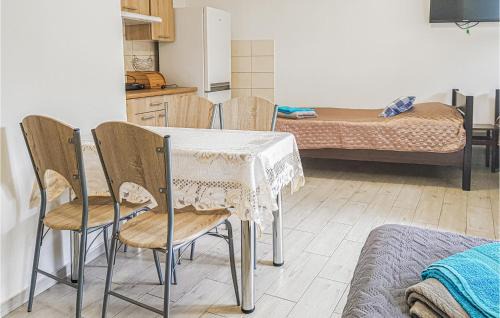 Drawno Apartment | Stunning Apartment In Dominikowo