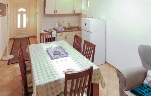 Gornji Karin Apartment | Stunning Apartment In Karin Gornji