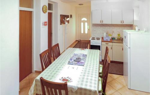Gornji Karin Apartment | Stunning Apartment In Karin Gornji