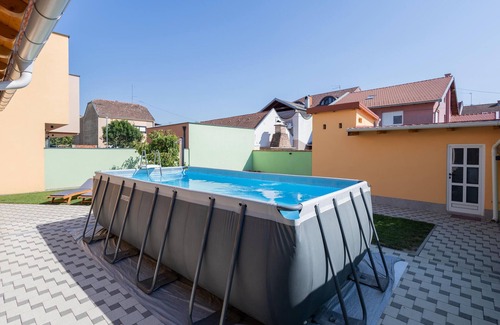 Osijek Apartment | Stunning apartment in Visnjevac with sauna