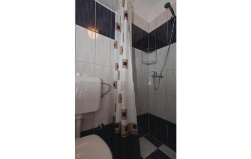 Liznjan Apartment | Stunning Apartment In Liznjan With Wifi