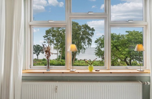Bolshavn Apartment | Stunning apartment in Svaneke with WiFi