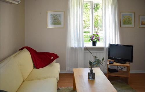 Ronneshytta Apartment | Stunning Apartment In Rönneshytta