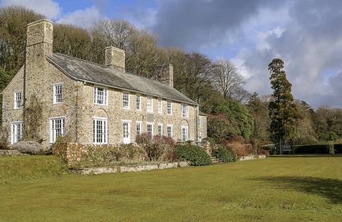 Honiton House | Stunning Arts and Crafts house built in 1929 and fully restored in 2015