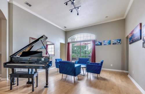 Denton House | Stunning Backyard with Pool & Spa : Pool Table & Grand Piano : Great Location