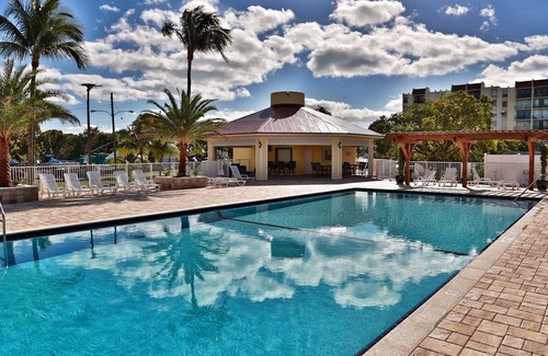Islamorada House | Stunning Bayfront Townhouse with Boat Slip/Marina Access - A Luxurious Retreat!