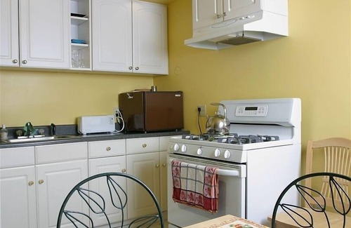 Bainbridge Island House | Stunning Beach Suite, great mountain & water views, near downtown Winslow, Cozy.