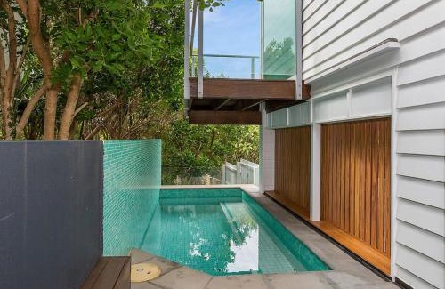 Casuarina House | Stunning Beachfront On She oak